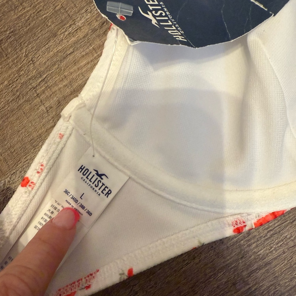 Hollister White and Red Patterned Bikini Top - Picture 2 of 4